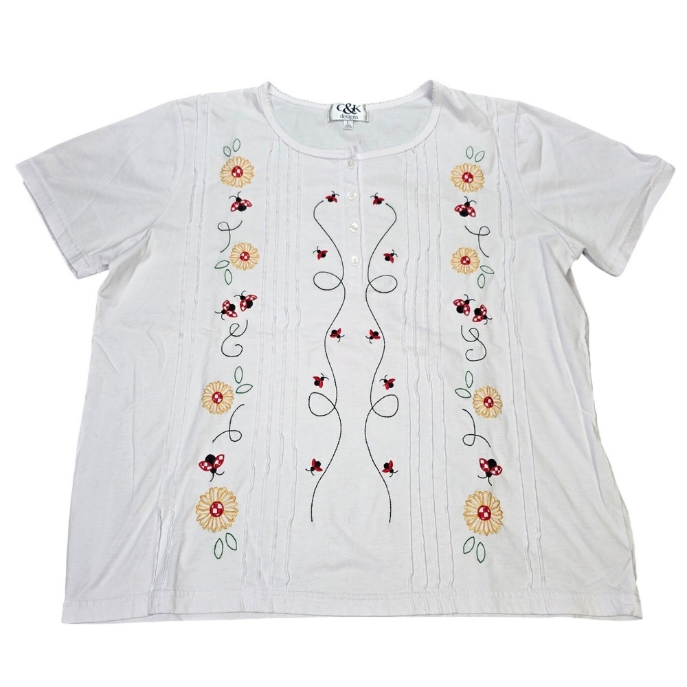 C&K Designs Embroidered Floral Knit Top Women's Size L White Ladybug Pintuck